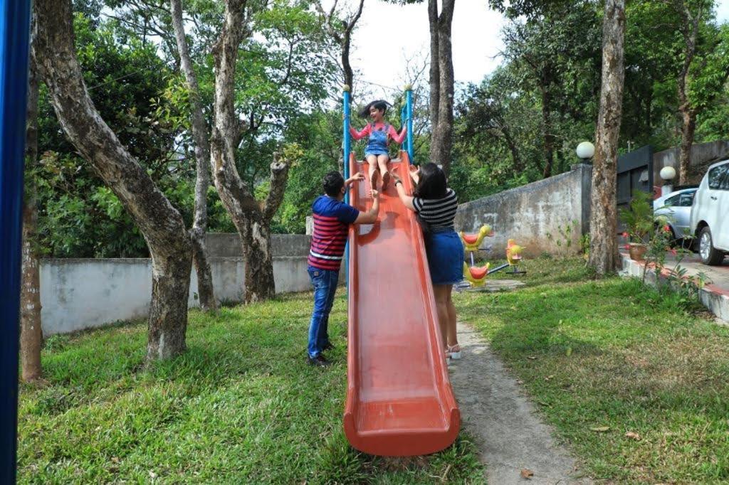 Wanders In Travel Company Otel Madikeri Dış mekan fotoğraf