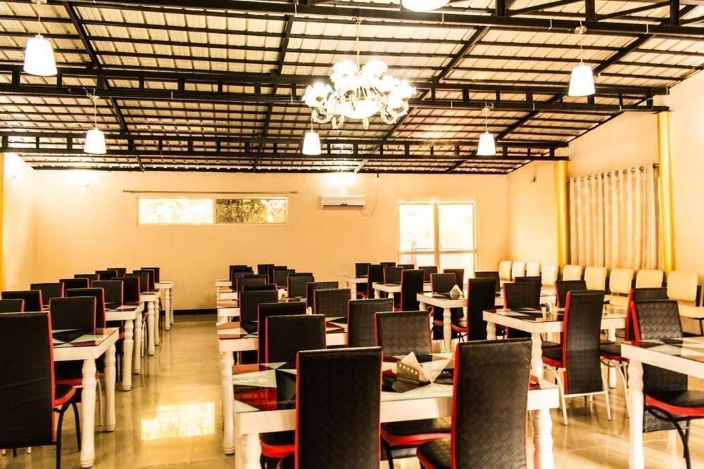 Wanders In Travel Company Otel Madikeri Dış mekan fotoğraf