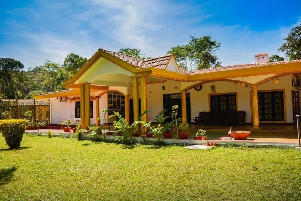 Wanders In Travel Company Otel Madikeri Dış mekan fotoğraf