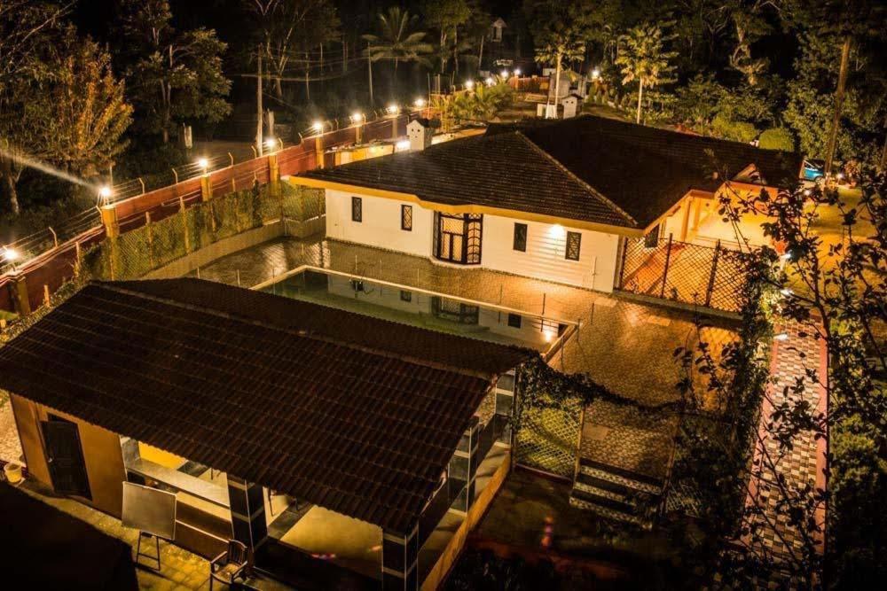 Wanders In Travel Company Otel Madikeri Dış mekan fotoğraf