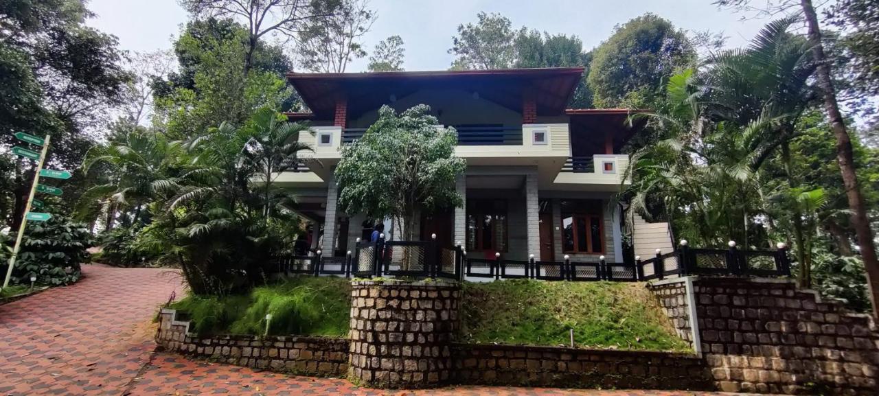 Wanders In Travel Company Otel Madikeri Dış mekan fotoğraf