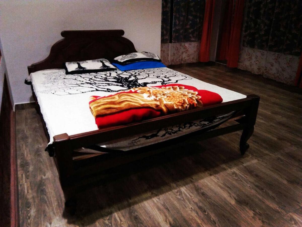 Wanders In Travel Company Otel Madikeri Dış mekan fotoğraf