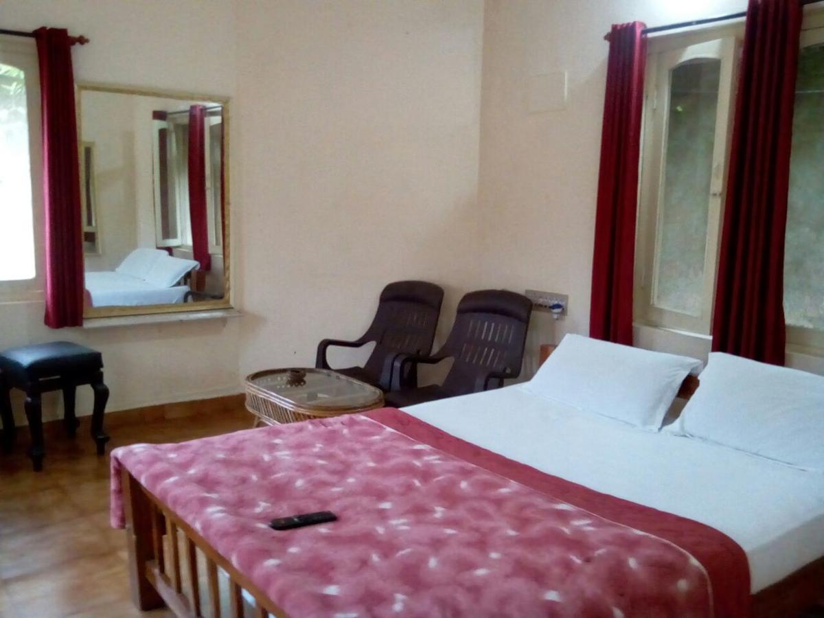 Wanders In Travel Company Otel Madikeri Dış mekan fotoğraf