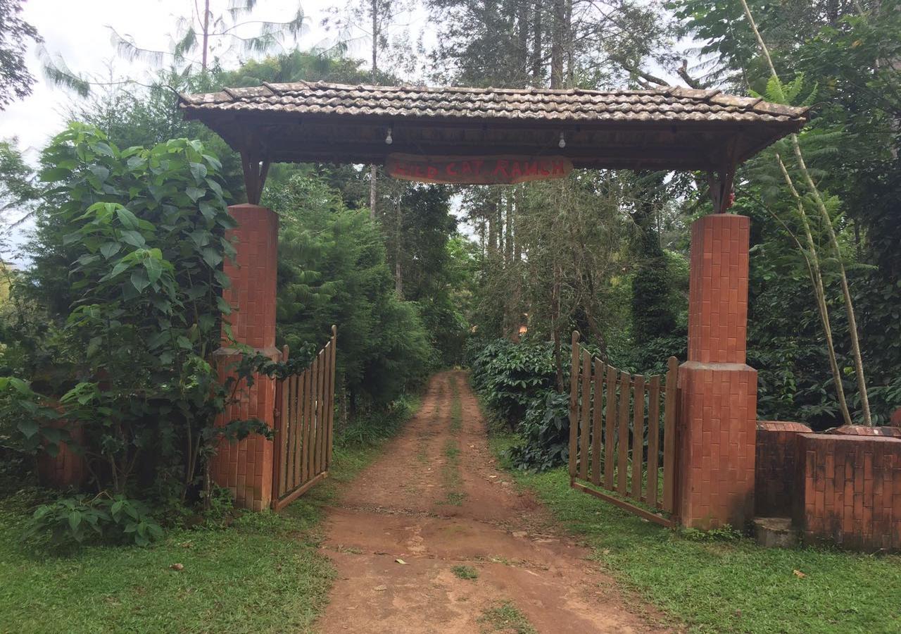 Wanders In Travel Company Otel Madikeri Dış mekan fotoğraf